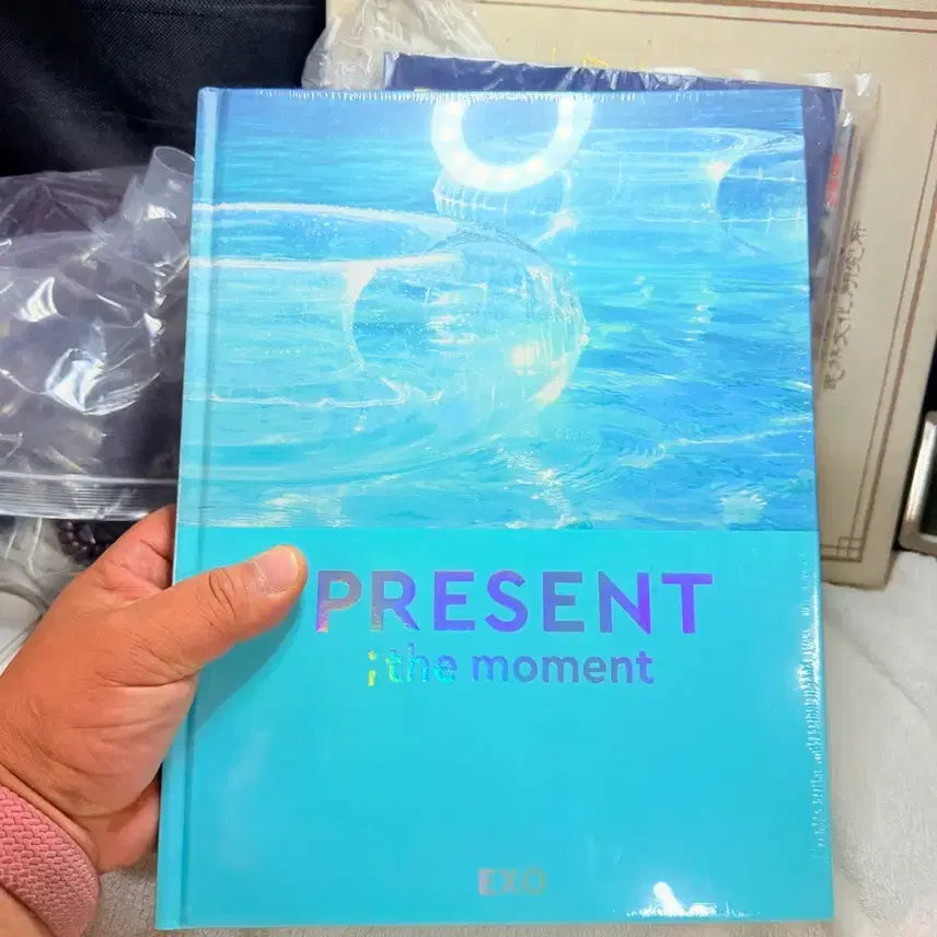 [BUNJANG] EXO PRESENT, the moment Photobook (Sealed) / 미개봉 엑소(EXO) PRESENT,the moment [화보집]