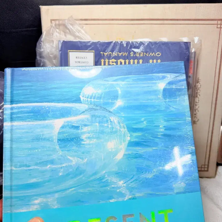 [BUNJANG] EXO PRESENT, the moment Photobook (Sealed) / 미개봉 엑소(EXO) PRESENT,the moment [화보집]