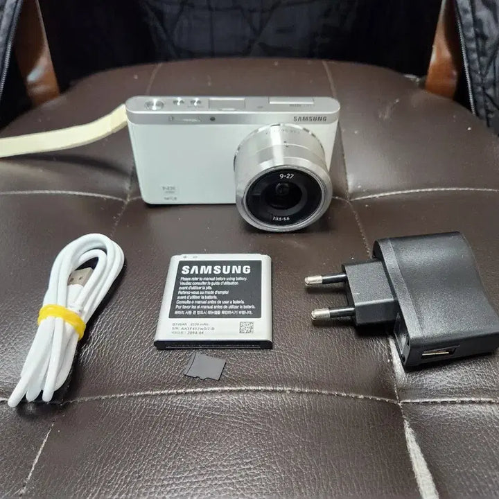 [BUNJANG] Samsung NX mini Mirrorless Camera with 9-27mm Lens / 삼성 NX MINI :9-27mm