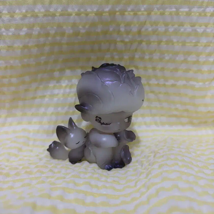 [BUNJANG] POP MART Dimoo Natural Series Wilting Flower Figure / 팝마트 디무) 자연의 흐름 시리즈 _ 시들어가는 꽃 피규어
