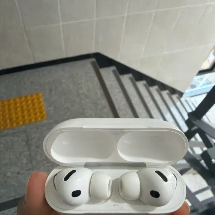 [BUNJANG] Apple AirPods Pro 3rd Gen / 에어팟 3 프로