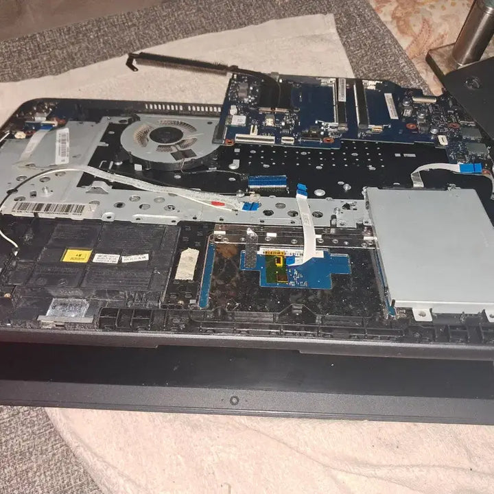 [BUNJANG] Samsung Electronics Laptop NT550EBV-AD5BA (For Parts) / (고장)삼성전자 노트북 NT550EBV-AD5BA