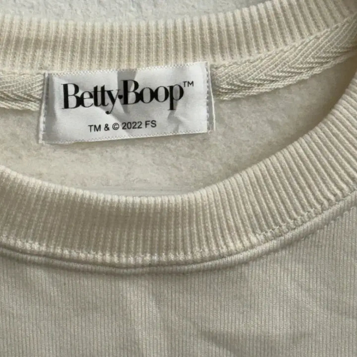 [BUNJANG] Betty Boop Ivory Printing Sweatshirt (M) / 베티붑 아이보리 프린팅 맨투맨 (M)