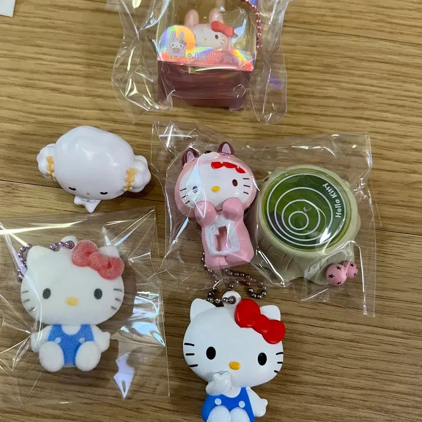[BUNJANG] Sanrio Characters Kitty &amp; Kogimyung Bundle Set Figures / 산리오 캐릭터 키티,코기뮹 일괄