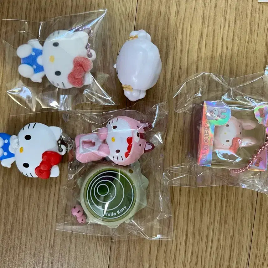 [BUNJANG] Sanrio Characters Kitty &amp; Kogimyung Bundle Set Figures / 산리오 캐릭터 키티,코기뮹 일괄