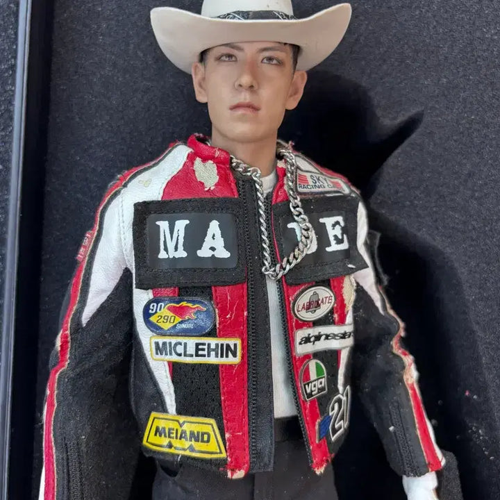 [BUNJANG] Enterbay BIGBANG T.O.P 12-inch Limited Edition Action Figure / 엔터베이 빅뱅 탑 한정판 액션 피규어 12인치
