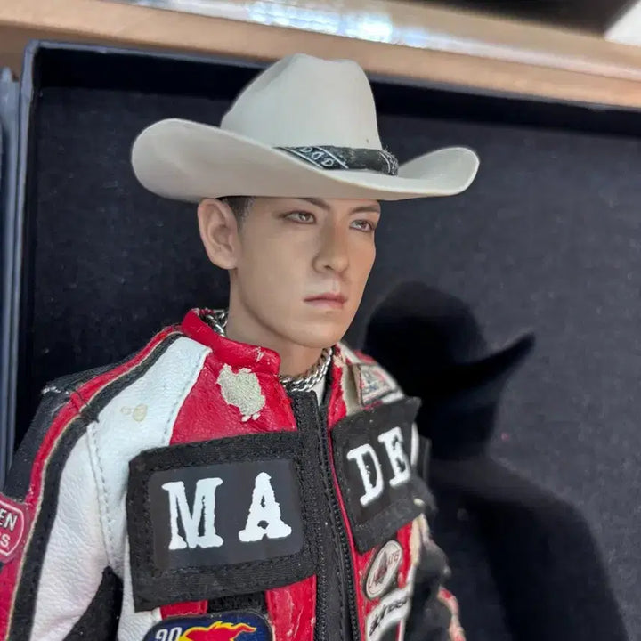 [BUNJANG] Enterbay BIGBANG T.O.P 12-inch Limited Edition Action Figure / 엔터베이 빅뱅 탑 한정판 액션 피규어 12인치