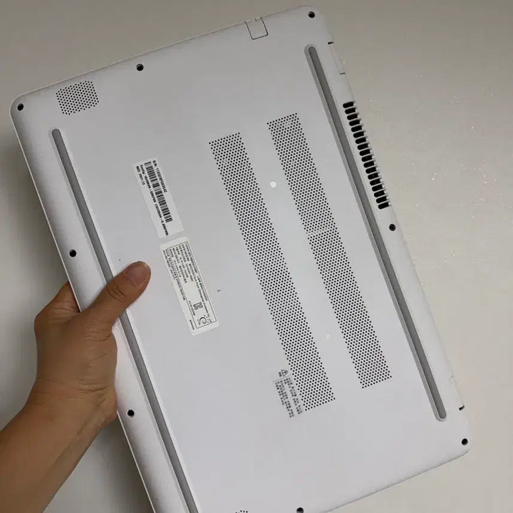 [BUNJANG] LG 15-inch White Laptop Intel Core i5 10th Gen / LG 노트북 화이트 i5-10 팝니다