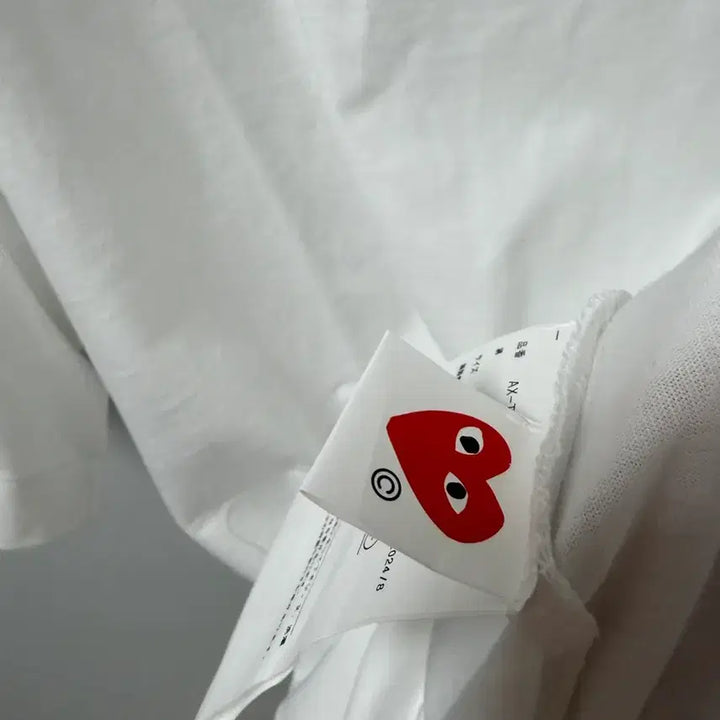 [BUNJANG] Comme des Garçons Play Small Heart Logo T-Shirt XXL White / 꼼데가르송 스몰하트 로고 반팔티 XXL 새상품