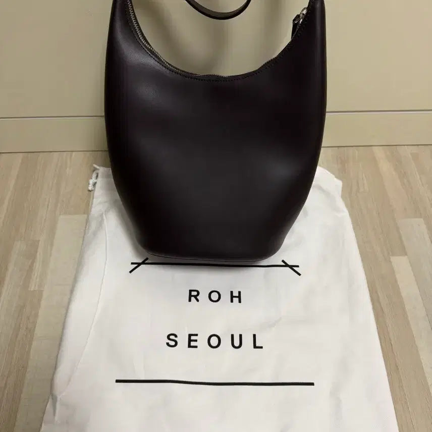 [BUNJANG] Medium Around Hobo Bag Umber / Medium Around hobo bag Umber