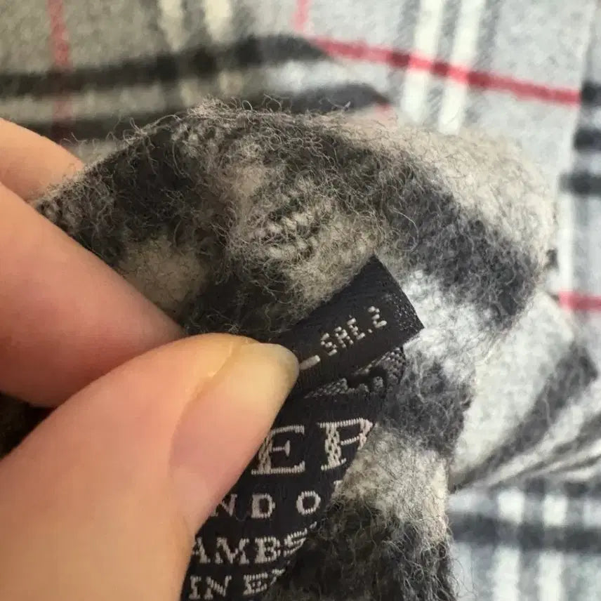 [BUNJANG] Burberry Lambswool Grey Check Muffler / 버버리 램스울 그레이 체크 머플러
