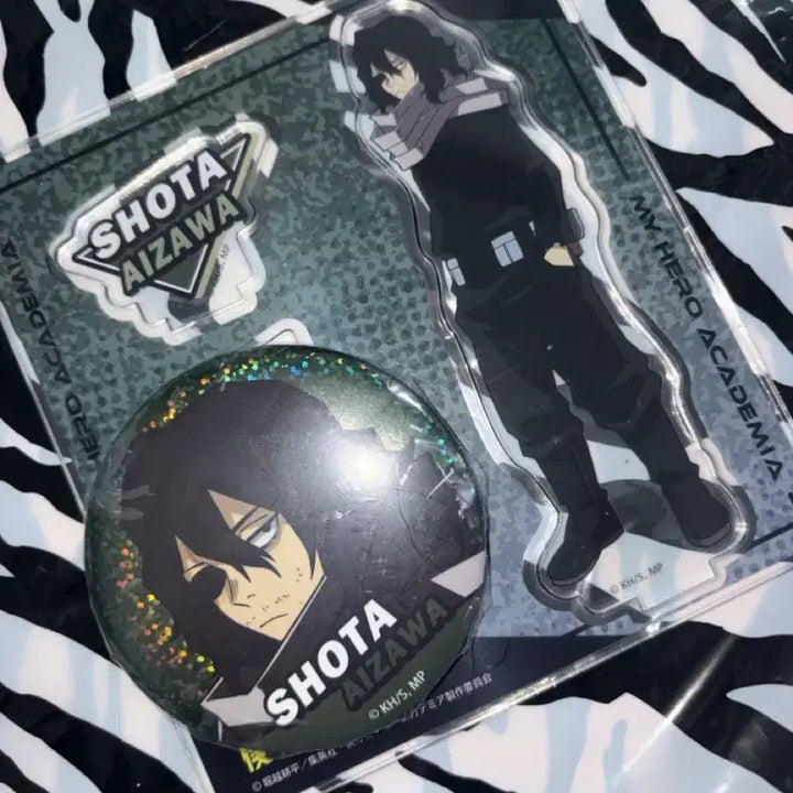 [BUNJANG] Aizawa Shota Acrylic Stand &amp; Badge Set / 일본 다이소 제품 아이자와 일괄