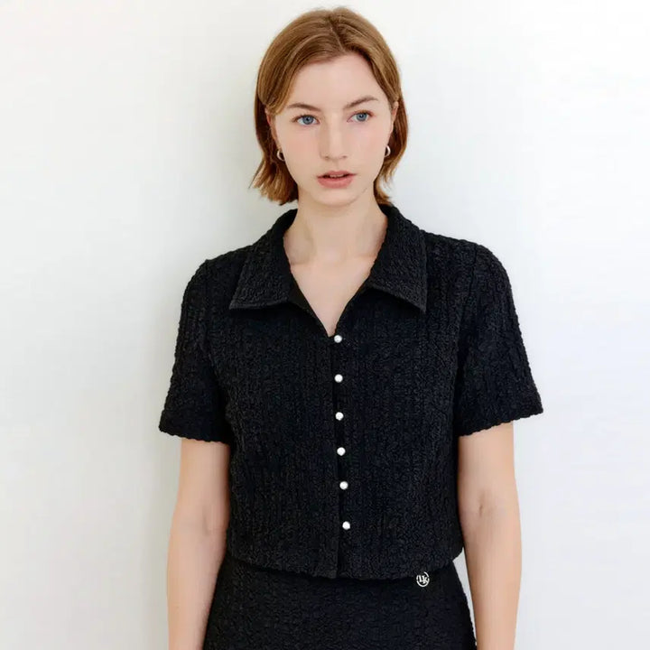 [BUNJANG] LOOKAST Britney Crop Wrinkle Blouse Black / 룩캐스트(LOOKAST) 브리트니 크롭 윙클 블라우스 55