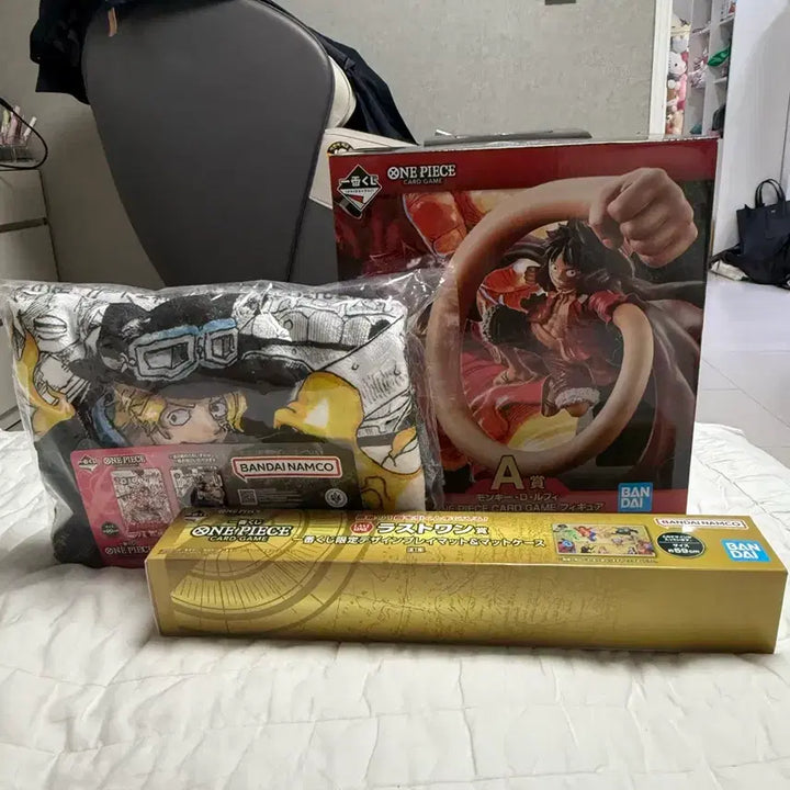 [BUNJANG] One Piece Card Game A Prize + B Prize + Last One Prize Figure and Blanket Set / 택배비포함 9) 원피스 카드게임 A상 +B상 + 라스트원상