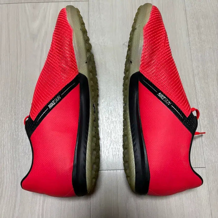 [SOLD OUT] 나이키풋살화 팬텀 베놈 프로TF 275