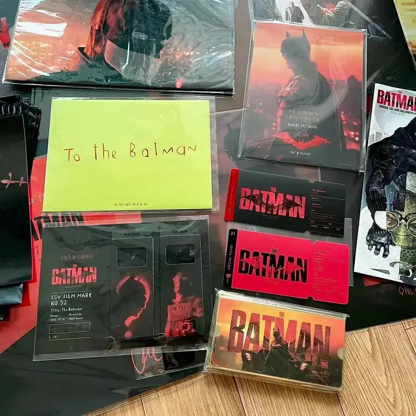 [BUNJANG] The Batman Film Mark, Art Card, Special Ticket, Golden Ticket, Comic Book, Standee Poster, and Photocard Set / 더배트맨 필름마크 아트카드 스페셜티켓 포스터 골든티켓 코믹북 언택트톡엽서