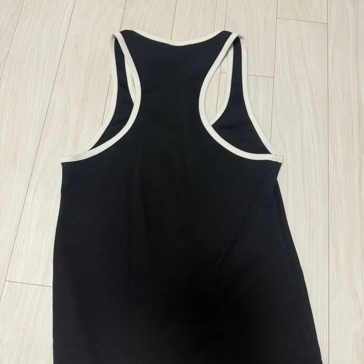 [SOLD OUT] kijun 기준 슬리브리스
