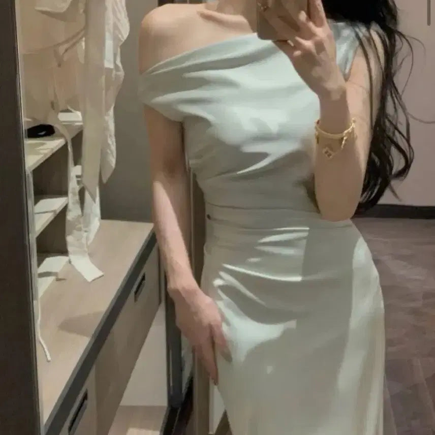 [BUNJANG] Off-Shoulder Long Wedding Dress for Photoshoot / 웨딩드레스 웨딩스냅 드레스 오프숄더 롱 원피스