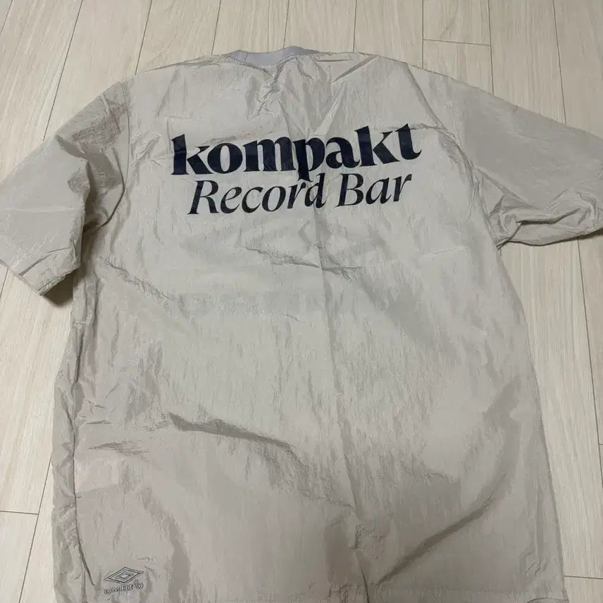 [SOLD OUT] 엄브로 반팔 티셔츠 그레이