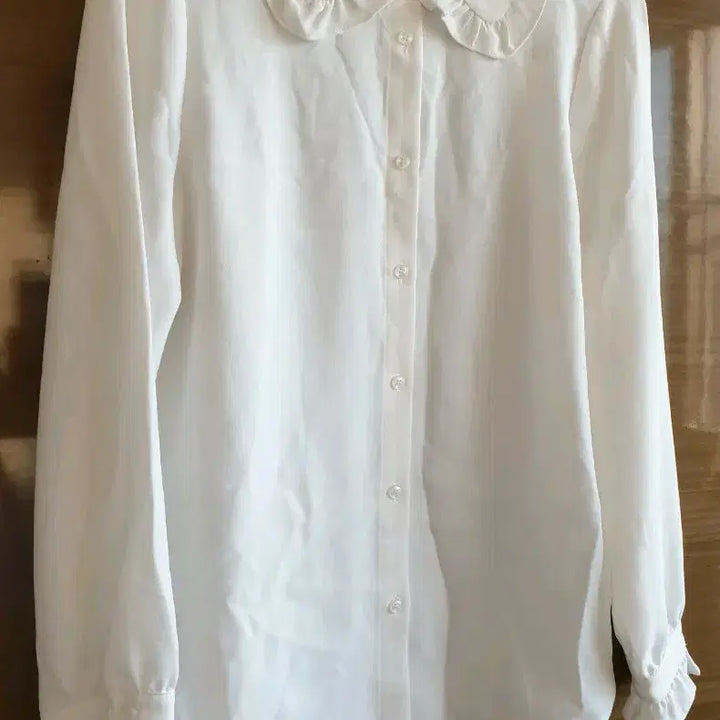 [BUNJANG] CLOVIS White Rose Embroidered Blouse / CLOVIS 화이트 로즈 자수 블라우스