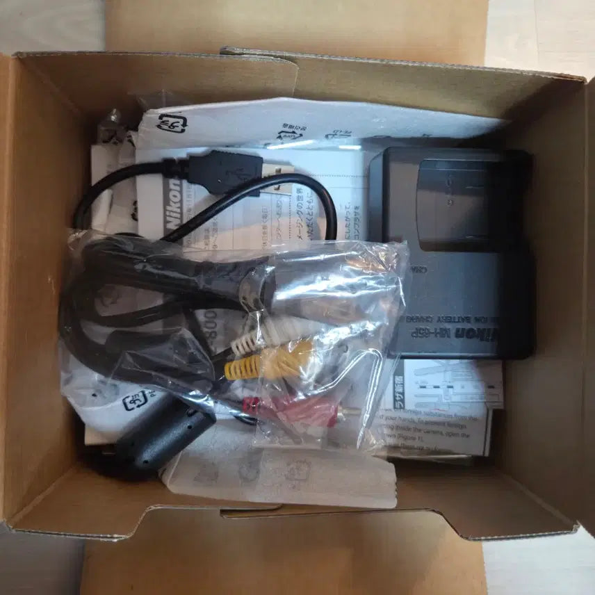 [BUNJANG] Nikon Coolpix AW100 Waterproof Digital Camera / 니콘 쿨픽스 aw100 Nixon 디카 카메라
