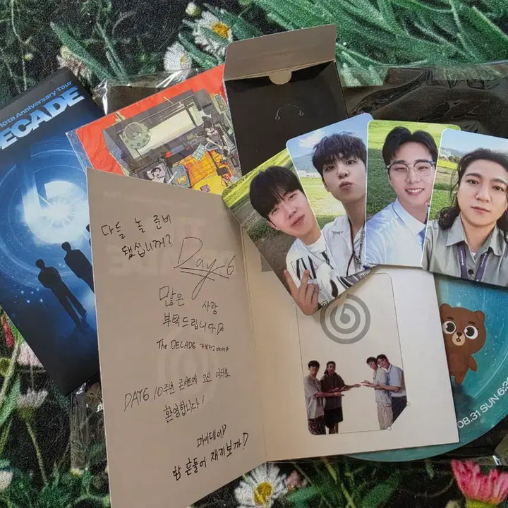 [BUNJANG] DAY6 the DECADE Goyang Concert Exclusive Entrance Gift Photocard &amp; Bag Bundle Set / 데이식스 the DECADE 고양콘 입장기프트 포토카드 가방