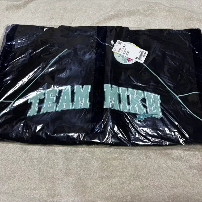 [BUNJANG] SPAO x Hatsune Miku Collaboration Windbreaker Jacket XL / 미개봉,특전O) 스파오 미쿠 콜라보 팝업 바람막이 XL