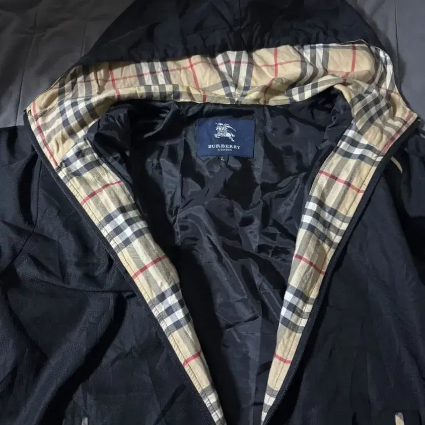 [BUNJANG] Burberry London Hooded Zip-Up Windbreaker / [정품] 버버리 런던 후드 집업 바람막이