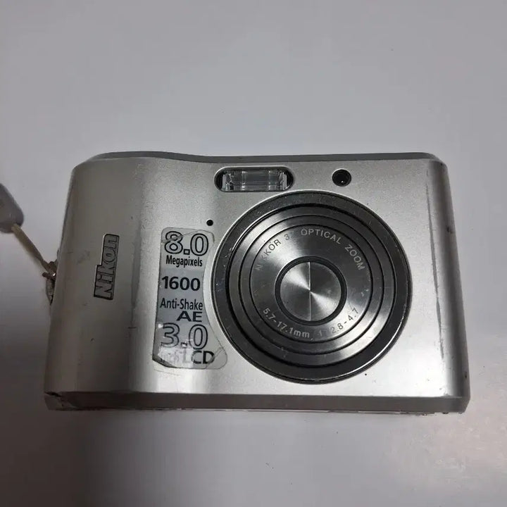 [BUNJANG] Nikon 8.0 Megapixel Optical Zoom Camera Silver / 니콘 8.0 메가픽셀 광학 줌 카메라 실버
