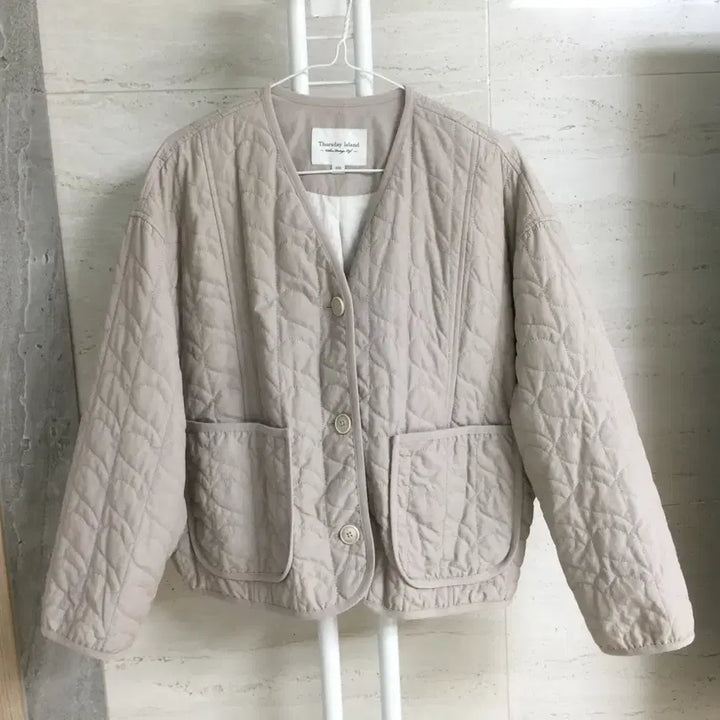 [BUNJANG] Thursday Island Heart Quilting Jacket Beige S / 써스데이아일랜드 하트 퀼팅 자켓 S