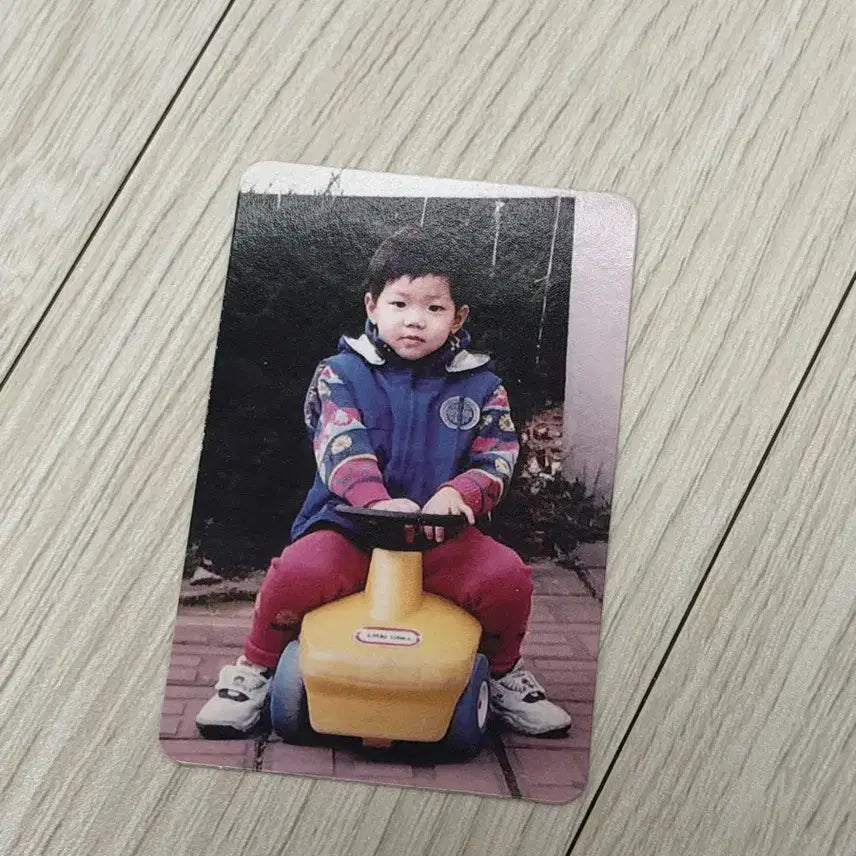 [BUNJANG] Youngest Confetti Dowoon Photocard / 도운 행날 아기 포카 영기스트 컨페티