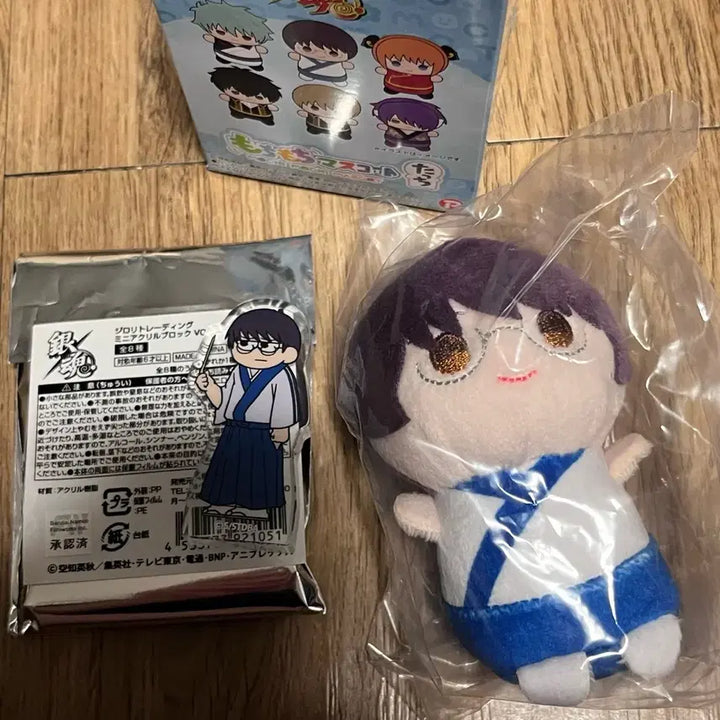 [BUNJANG] Gintama Shinpachi Jirokori Acrylic Block &amp; Mochi-Mascot Touch Bundle Set (Sealed) / 일괄, 미개봉) 은혼 신파치 지로리 아크릴블록, 모찌마스 터치
