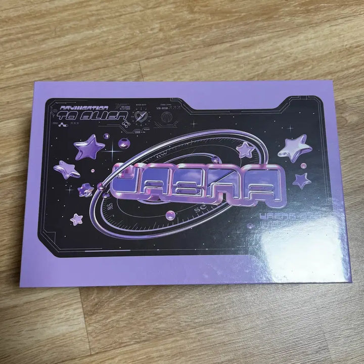 [BUNJANG] IU UAENA 8th Fanclub Kit Sealed New Product / 아이유 팬클럽 유애나 8기 키트 미개봉 새상품