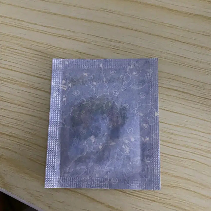 [BUNJANG] Sealed Shaymin (Land Forme) Pokemon Sticker New with Silvally Included / 미개봉 쉐이미(랜드폼)포켓몬 띠블실 새상품 실버디도 같이드려요!