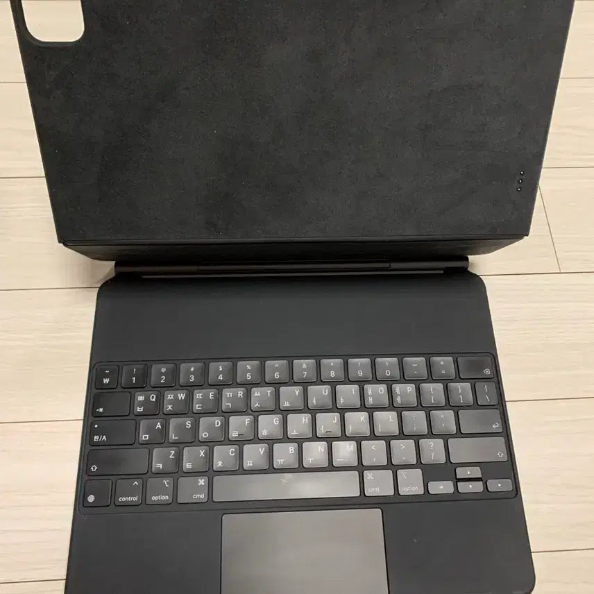 [BUNJANG] Apple Magic Keyboard 12.9-inch Black A2480 / 아이패드 매직키보드 12.9인치 블랙 A2480