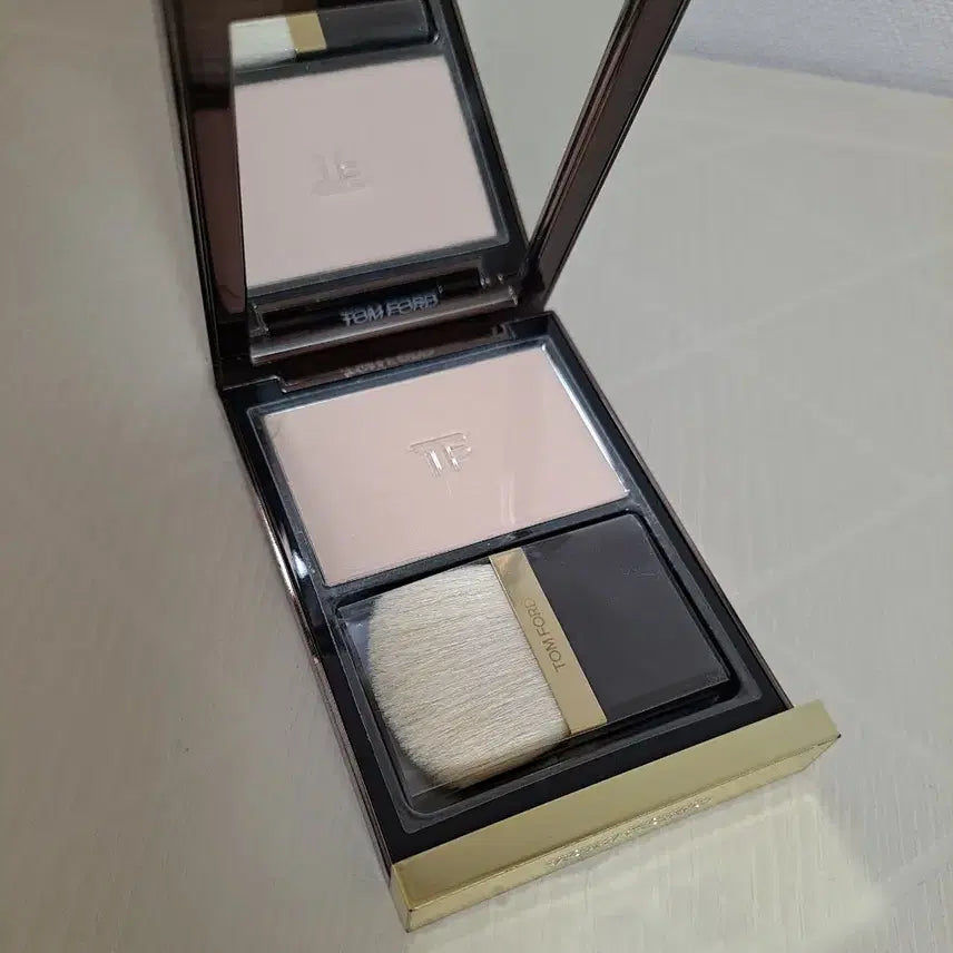 [BUNJANG] Tom Ford Finishing Powder Alabaster Nude (Unused) / 톰포드 피니싱  파우더 (미사용)