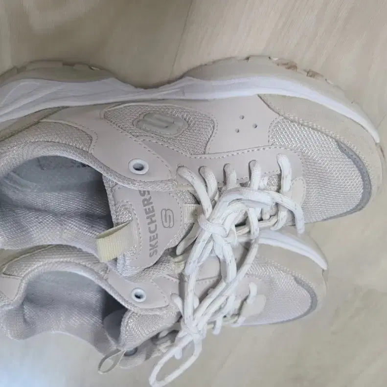 [BUNJANG] Skechers Sneakers Beige 245 / 스케쳐스 운동화 베이지 245