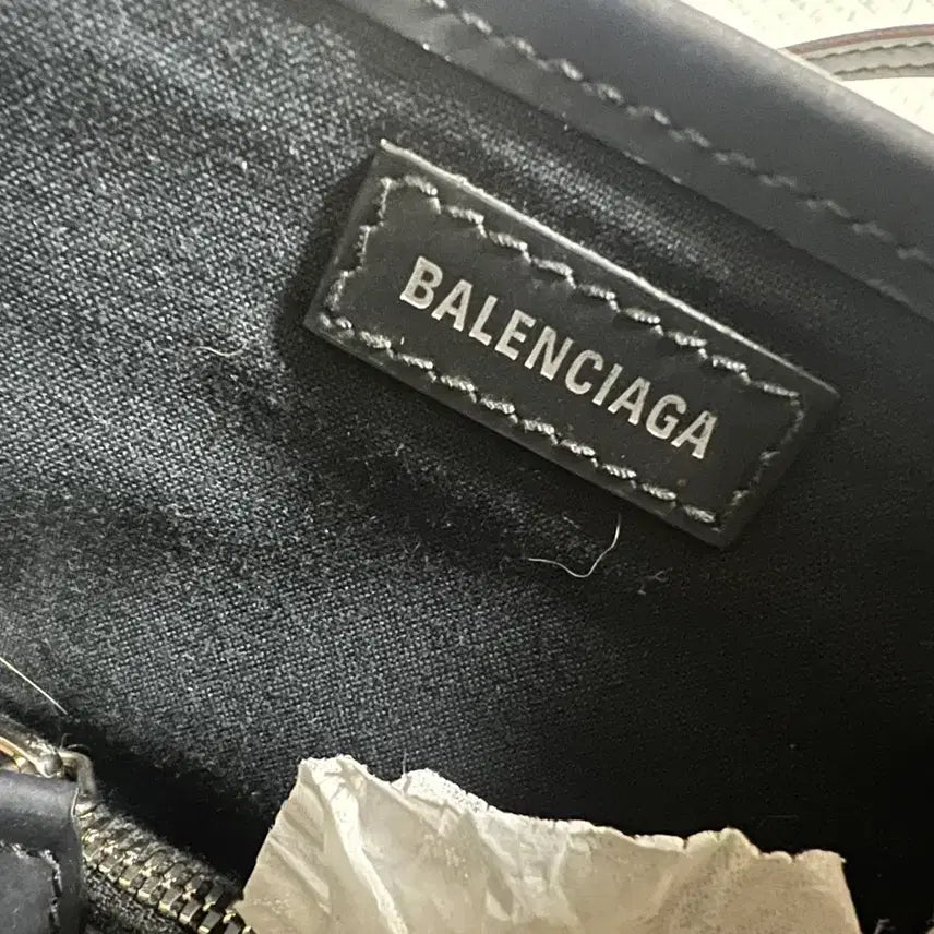 [BUNJANG] Balenciaga Logo Shoulder Bag Black / 발렌시아가 로고 숄더백 블랙