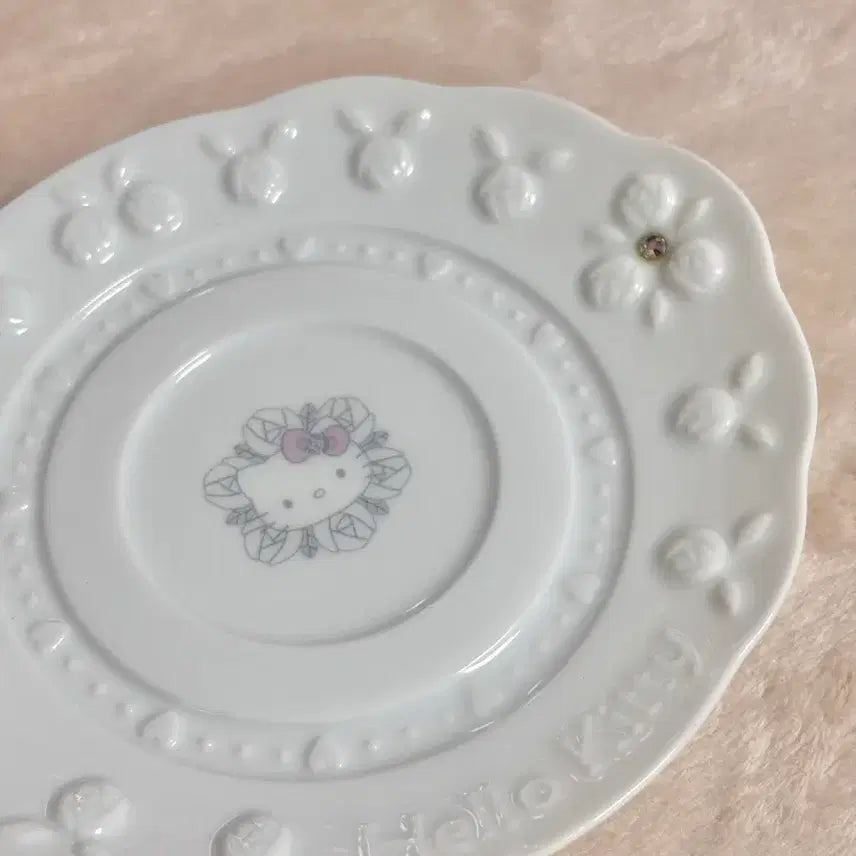 [BUNJANG] Sanrio Hello Kitty Vintage Ceramic Tray Rose / 고전 산리오 헬로키티 고전키티 트레이 도자기 접시 그릇 장미 로즈