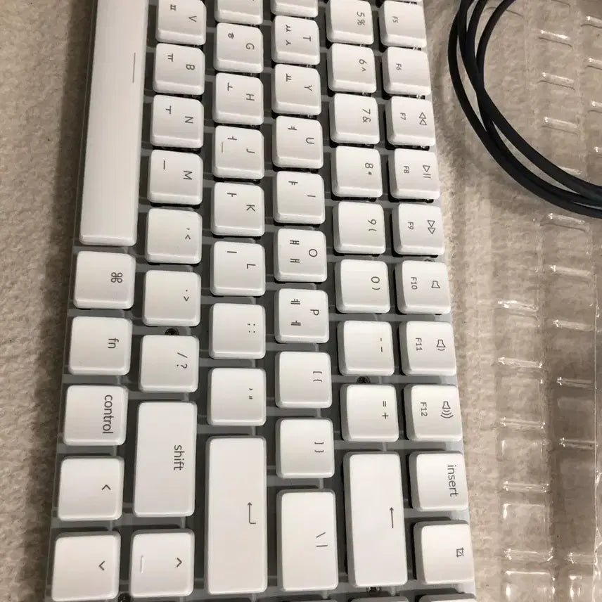 [BUNJANG] Keychron K3 Non-Backlight Bluetooth Mechanical Keyboard Blue Switch / 키크론 K3 논백라이트 블루투스 기계식 키보드 청축