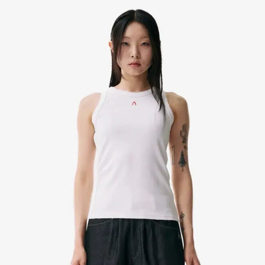 [BUNJANG] AKAM Distressed Logo Sleeveless Top (White) / 아캄 Distressed Logo Sleeveless (White)