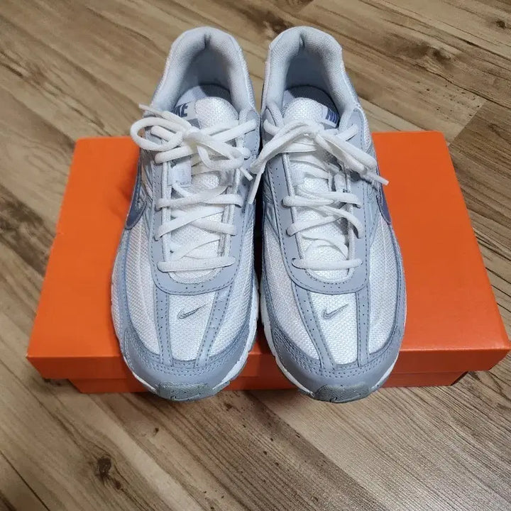 [BUNJANG] Nike Athletic Shoes Size 255 / 나이키 운동화 255 1회착용