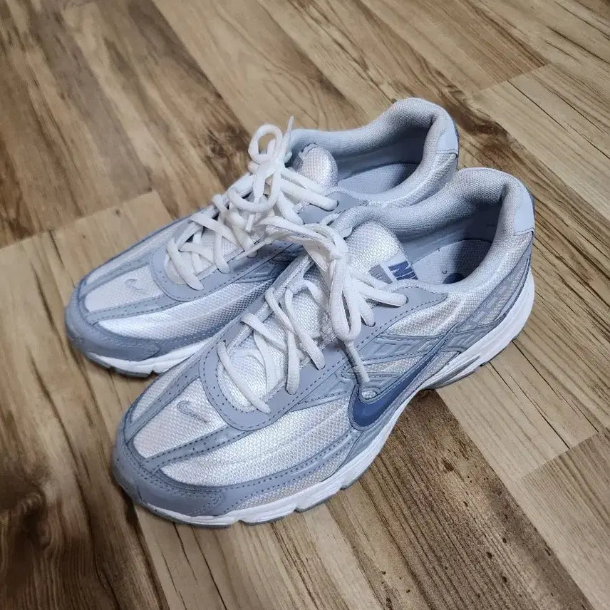 [BUNJANG] Nike Athletic Shoes Size 255 / 나이키 운동화 255 1회착용