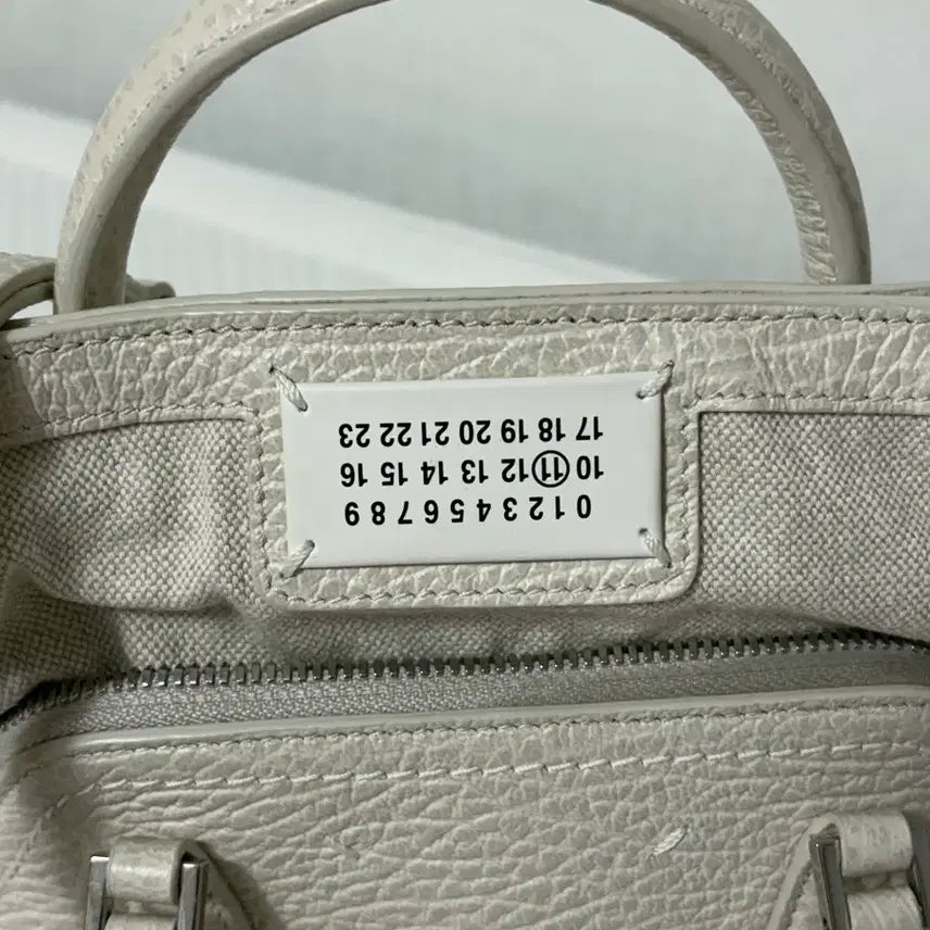[BUNJANG] Maison Margiela 5AC Micro Bag Ivory / 메종마르지엘라 5AC 마이크로백