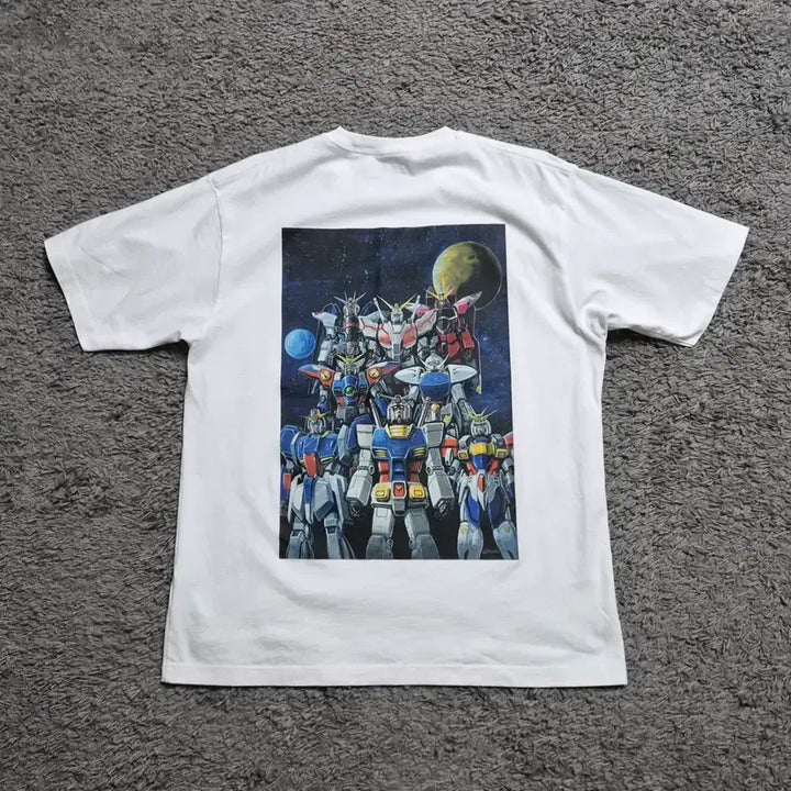 [BUNJANG] Uniqlo Gundam 45th Anniversary UT T-Shirt XL / 유니클로 건담 45주년 반팔 티셔츠 xl 105 건프라 모빌수트 ut
