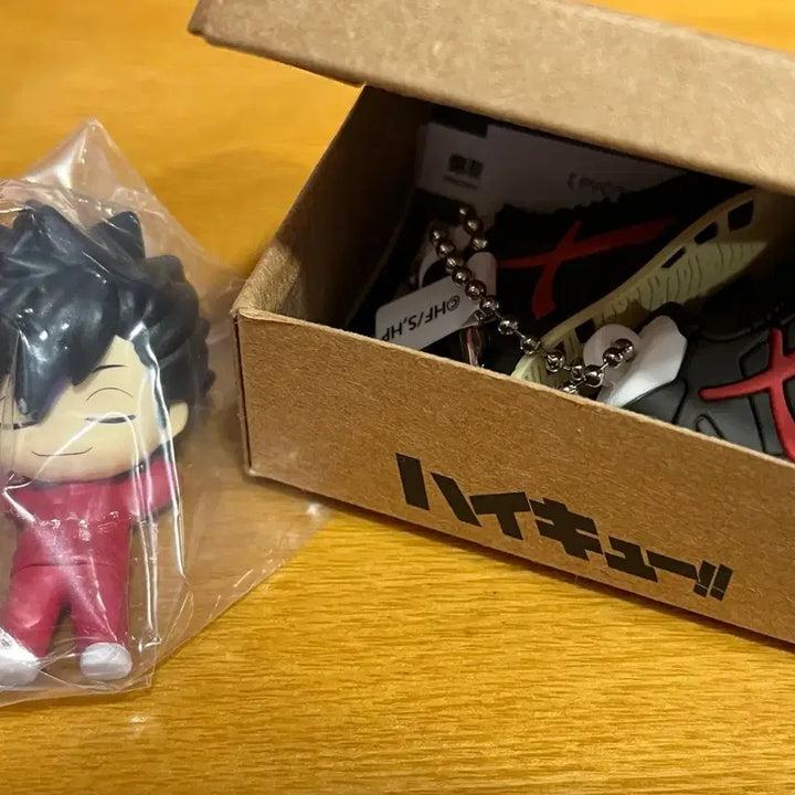 [BUNJANG] Haikyuu!! Kuroo Shoelace Charm + Nemurasetai Figure Bundle Set / 일괄) 하이큐 쿠로오 신발 키링 + 쿠로오 네무라세타이 피규어 양도