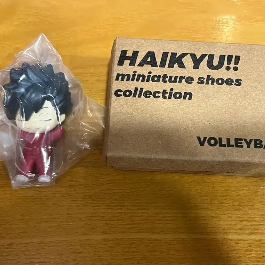 [BUNJANG] Haikyuu!! Kuroo Shoelace Charm + Nemurasetai Figure Bundle Set / 일괄) 하이큐 쿠로오 신발 키링 + 쿠로오 네무라세타이 피규어 양도