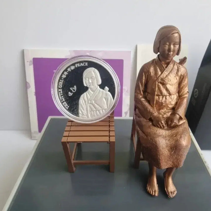 [BUNJANG] 2017 Chad Peace Statue Commemorative Silver Coin 1 oz 99.9% / 2017 차드 소녀상 기념 은화 1온스 99.9%