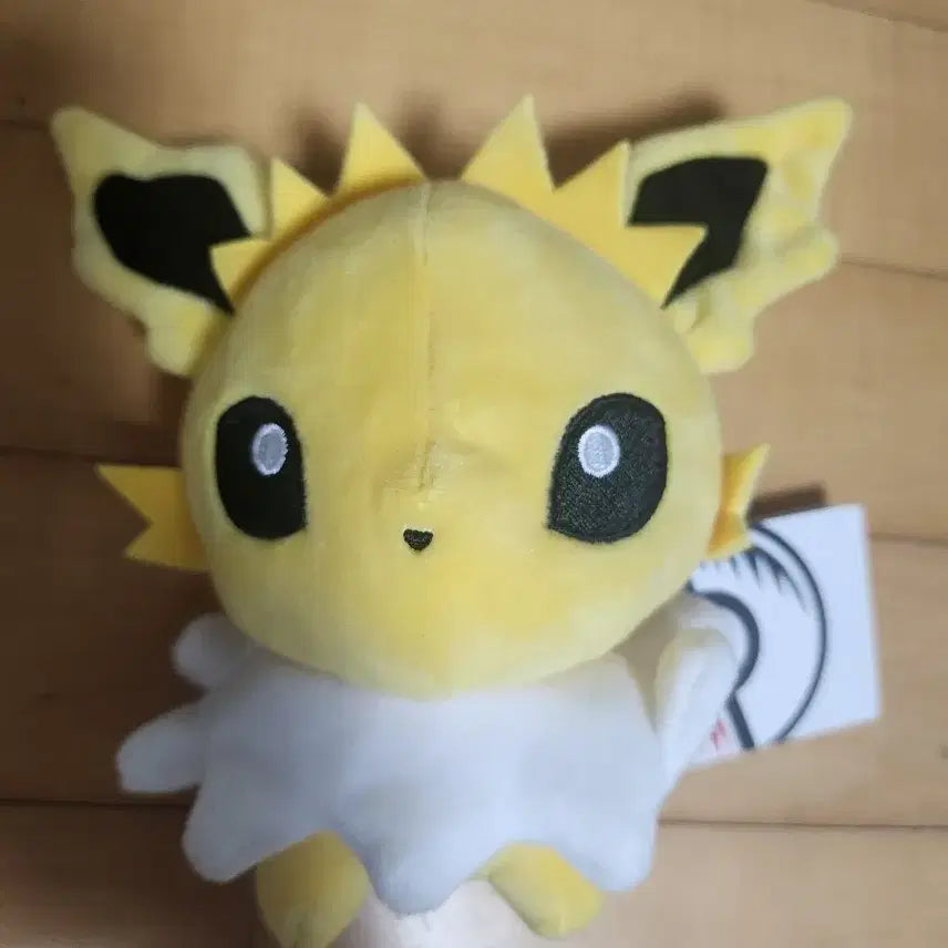 [BUNJANG] Pokemon Dolls Medium Jolteon Plush / 포켓몬 돌즈 인형 중형 주피썬더
