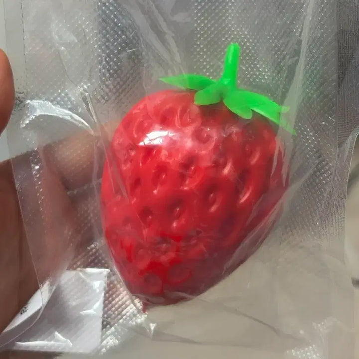 [BUNJANG] NunuRoom Strawberry Crunch Slangi Plush / 누누룸 딸기 크런치 슬랑이 새상품